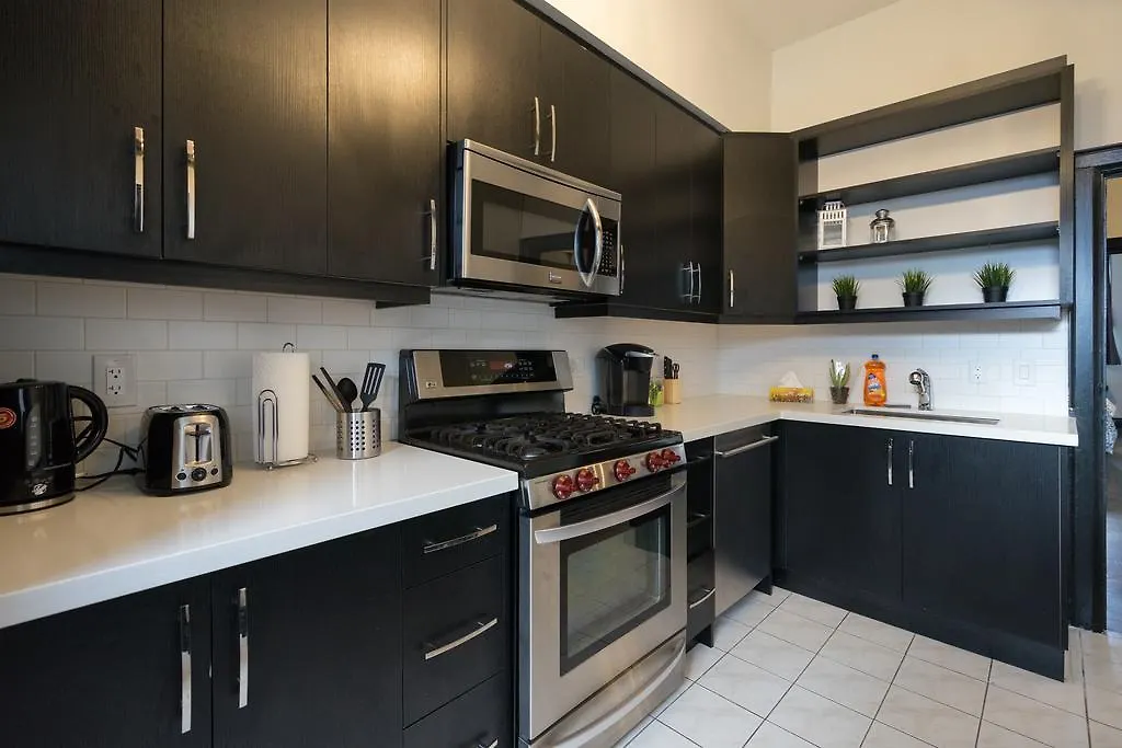 Applewood Suites - Queen West Loft Toronto