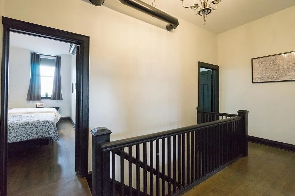Applewood Suites - Queen West Loft Toronto