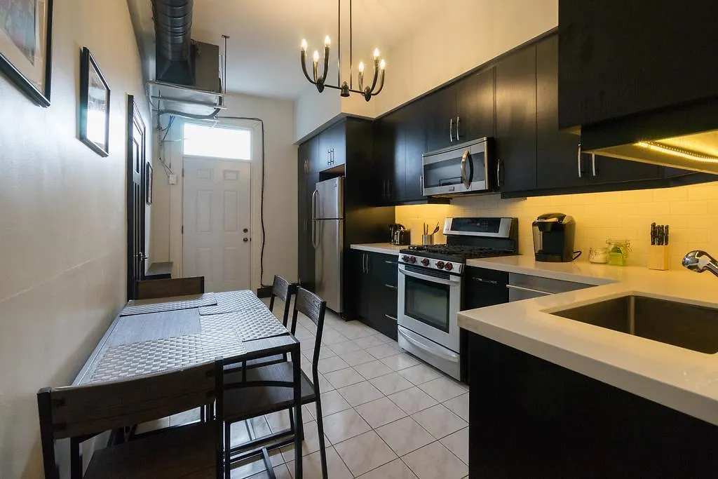 Applewood Suites - Queen West Loft Toronto Apartment